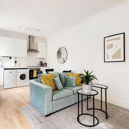 Stylish One Bedroom Apartment In Greater 런던 외부 사진