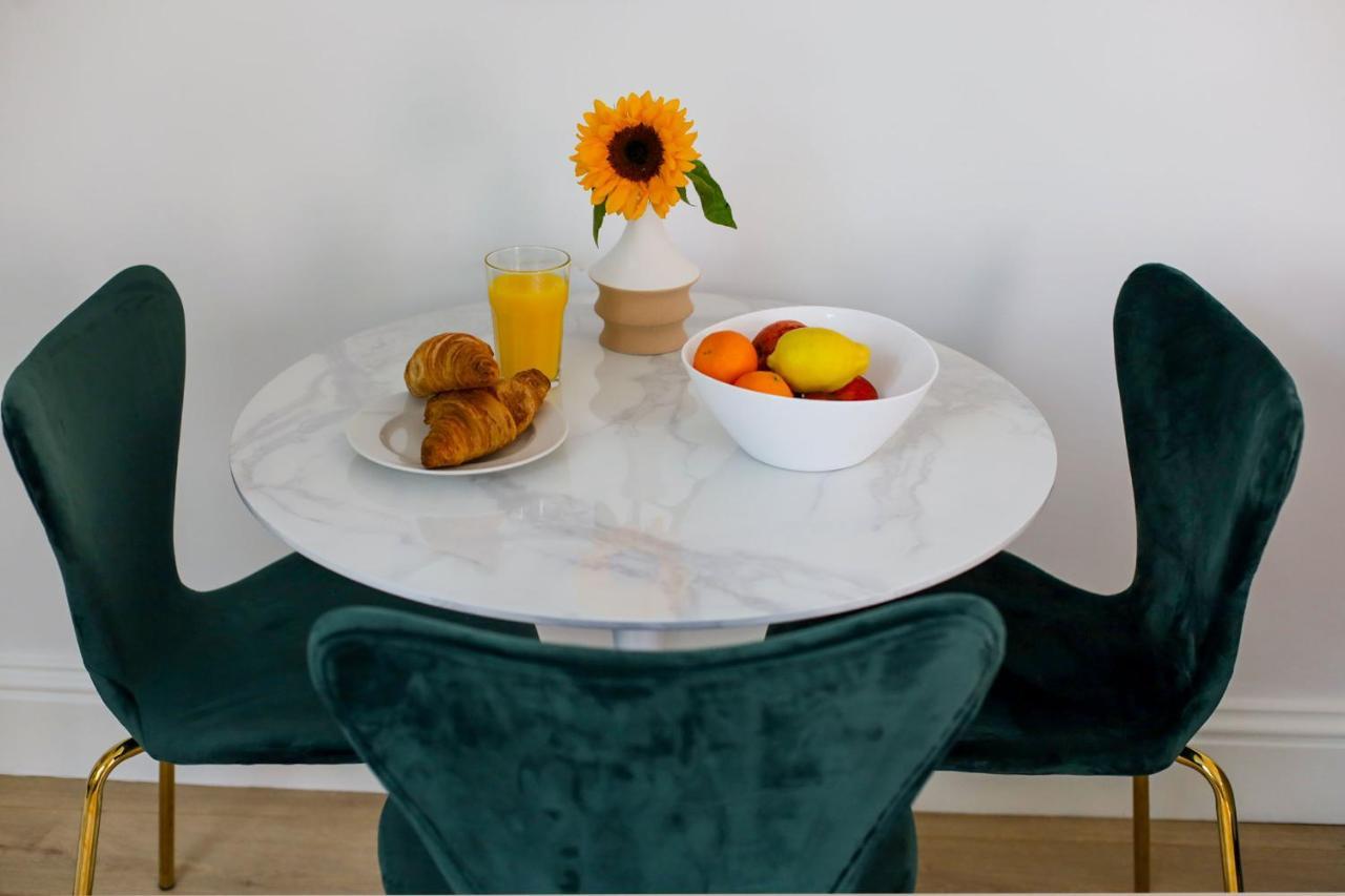 Stylish One Bedroom Apartment In Greater 런던 외부 사진