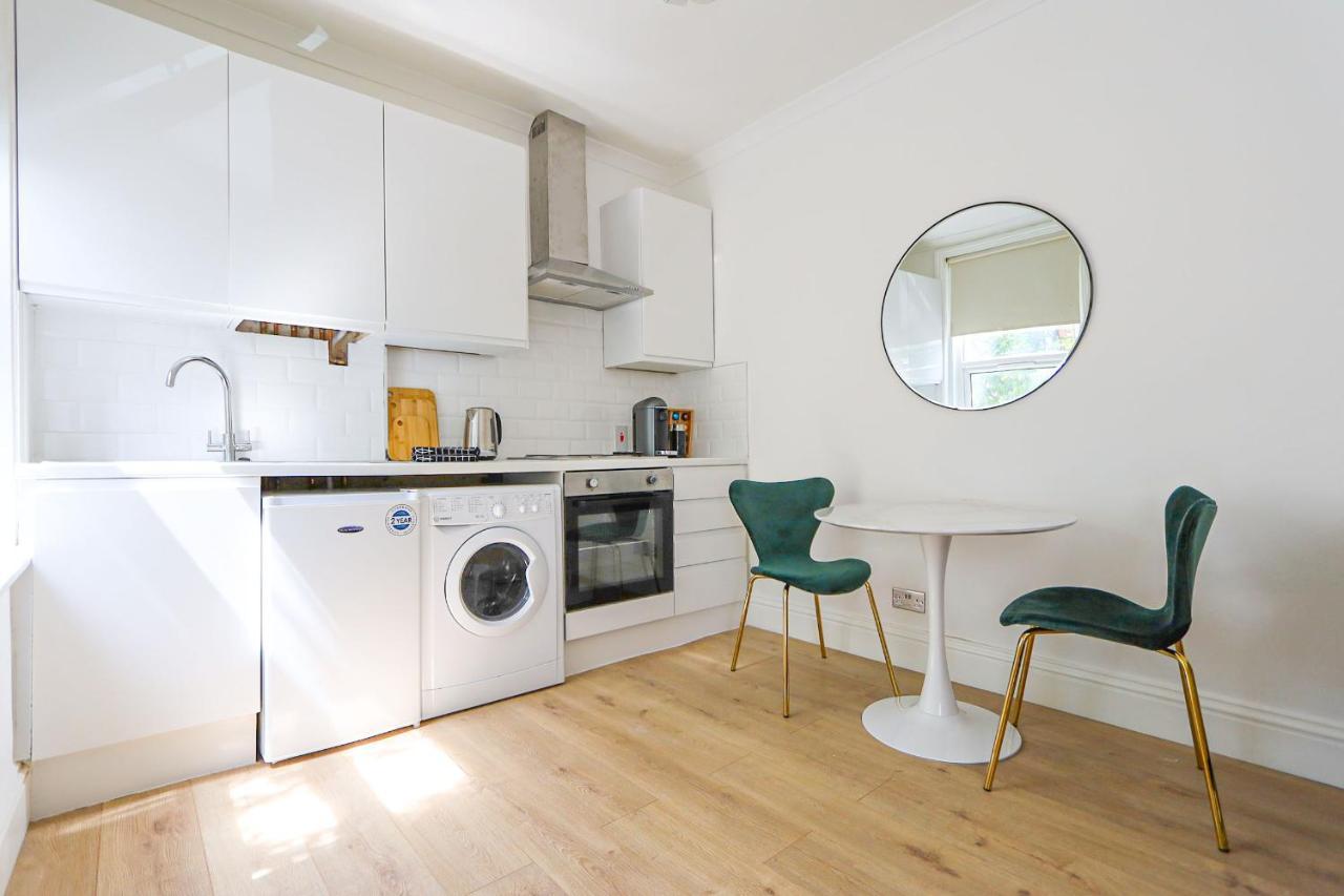 Stylish One Bedroom Apartment In Greater 런던 외부 사진