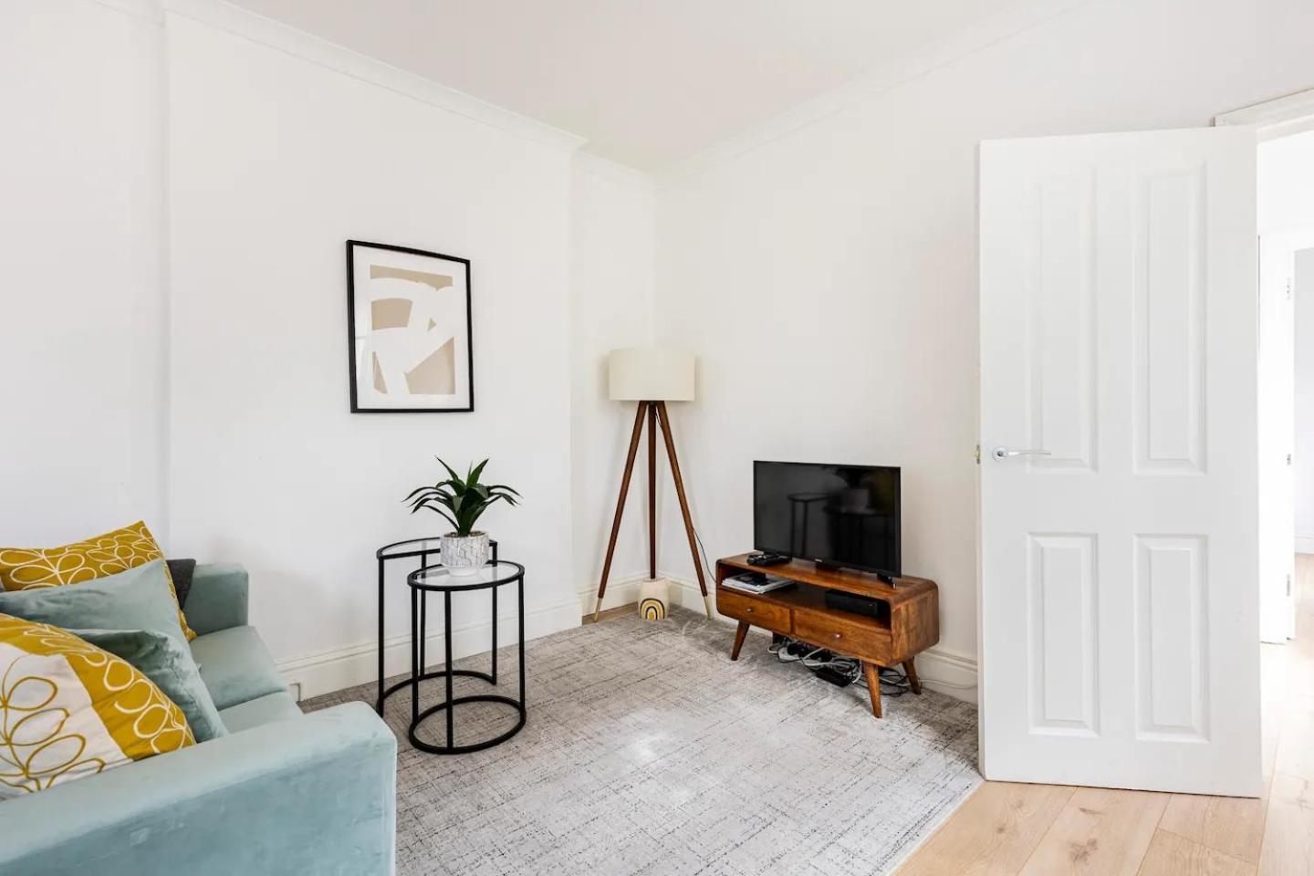 Stylish One Bedroom Apartment In Greater 런던 외부 사진