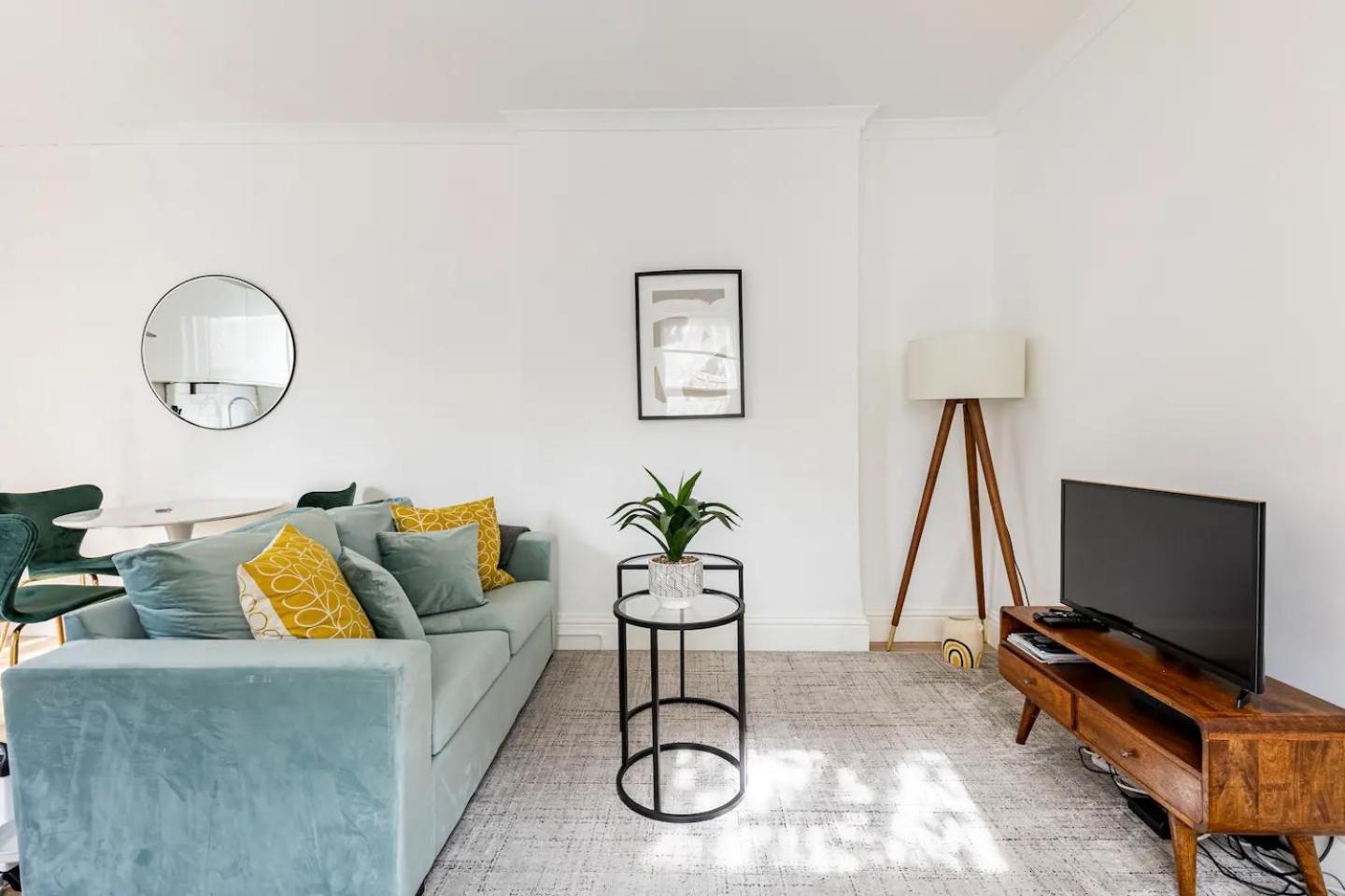 Stylish One Bedroom Apartment In Greater 런던 외부 사진