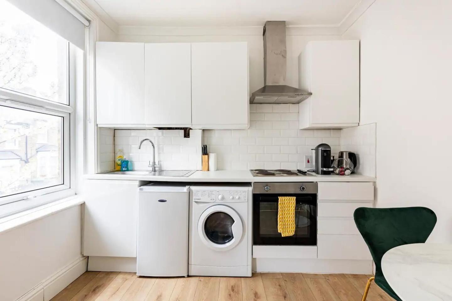 Stylish One Bedroom Apartment In Greater 런던 외부 사진