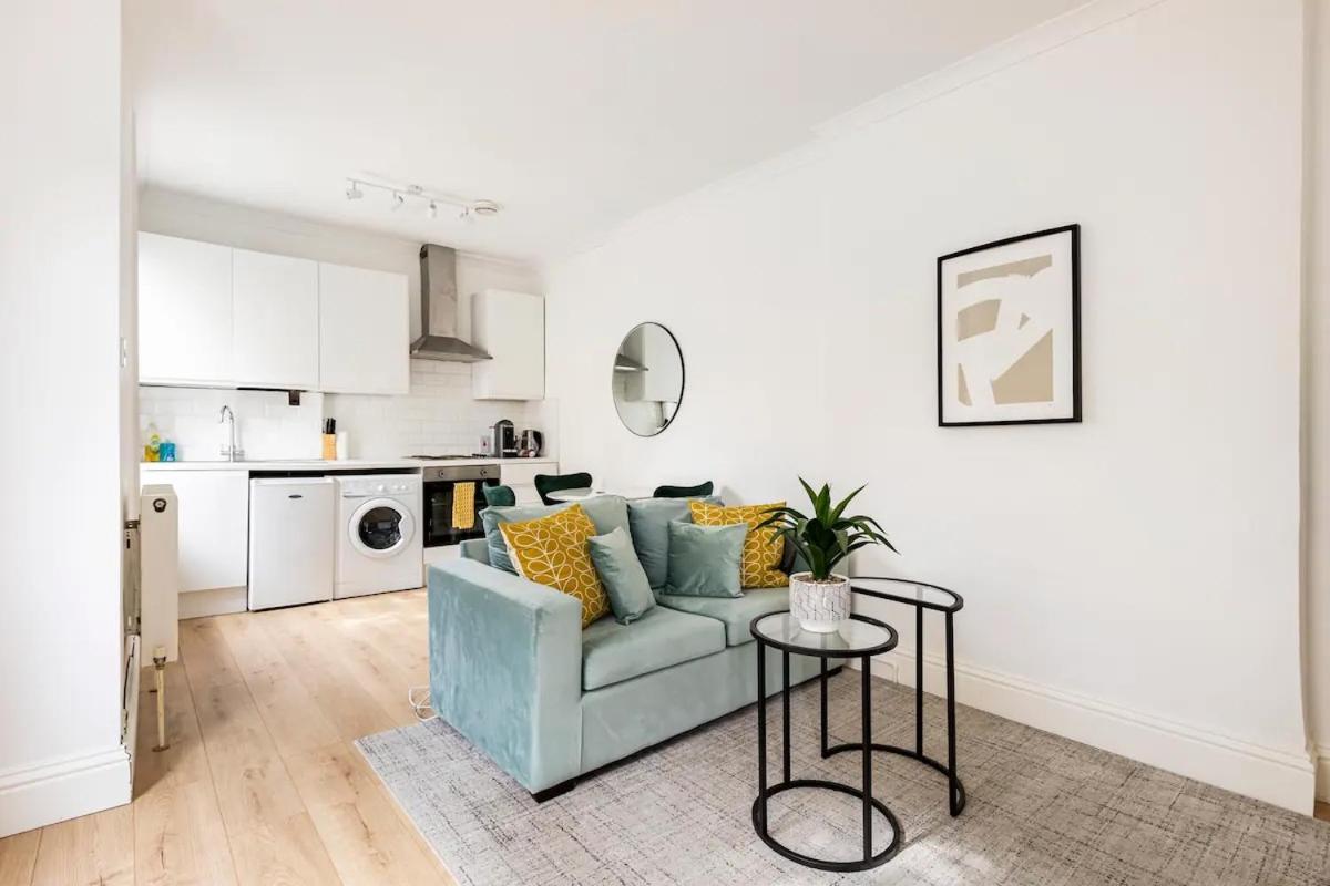 Stylish One Bedroom Apartment In Greater 런던 외부 사진