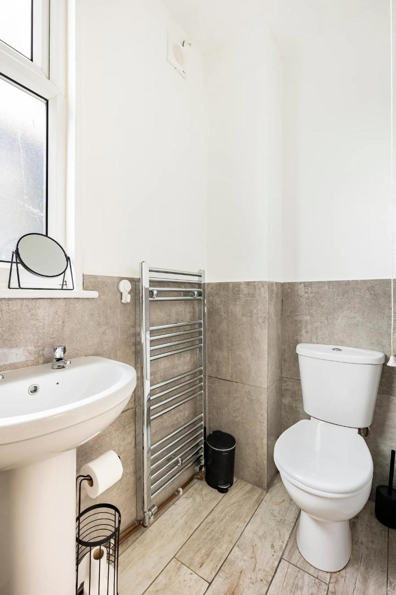 Stylish One Bedroom Apartment In Greater 런던 외부 사진